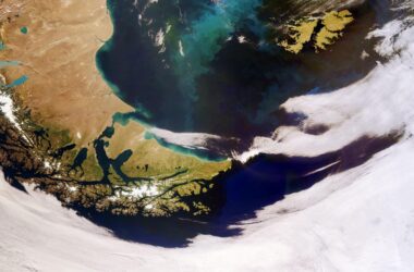 Explorer la Terre depuis l'espace : La Patagonie et les îles Malouines