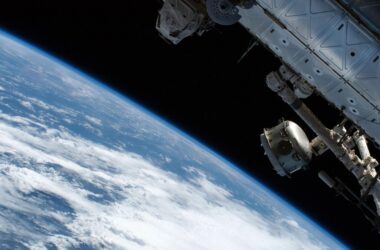 L'étude du système nerveux et les préparatifs des sorties dans l'espace se poursuivent sur la Station spatiale internationale