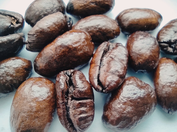 Une consommation plus importante de café est associée à un risque plus faible de lésions rénales aiguës et pourrait constituer une opportunité de protection cardio-rénale par l'alimentation. Crédit image : Sci-News.com.