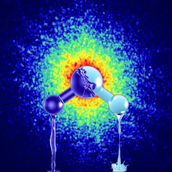 Une impression d'artiste des deux formes d'eau liquide ultra-visqueuse de densité différente ; à l'arrière-plan est représenté le modèle de speckle de rayons X pris à partir de données réelles de glace amorphe de haute densité, qui est produite par la pressurisation de l'eau à très basses températures. Crédit image : Mattias Karlén.