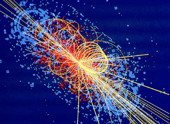Le boson de Higgs se désintègre en quatre muons : les lignes indiquent les autres particules et l'énergie déposée est indiquée en bleu. Crédit image : CMS. 