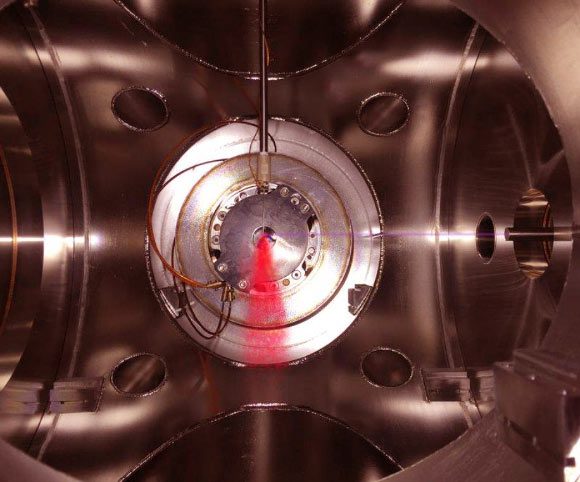 Isinger et al ont documenté le moment incroyablement bref de l'émission de deux électrons dans un atome de néon. Crédit image : Marcus Isinger.