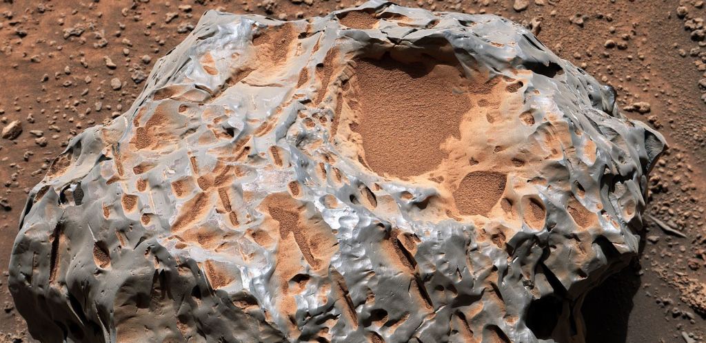 MSL Curiosity a trouvé la météorite fer-nickel "Cacao" le 27 janvier 2023. Crédit d