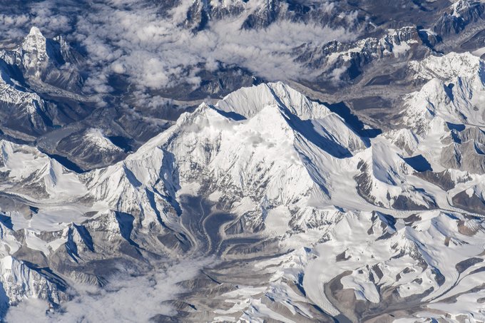 Le mont Everest, vu de la Station spatiale internationale. Photo prise par le cosmonaute Oleg Artemyev. 