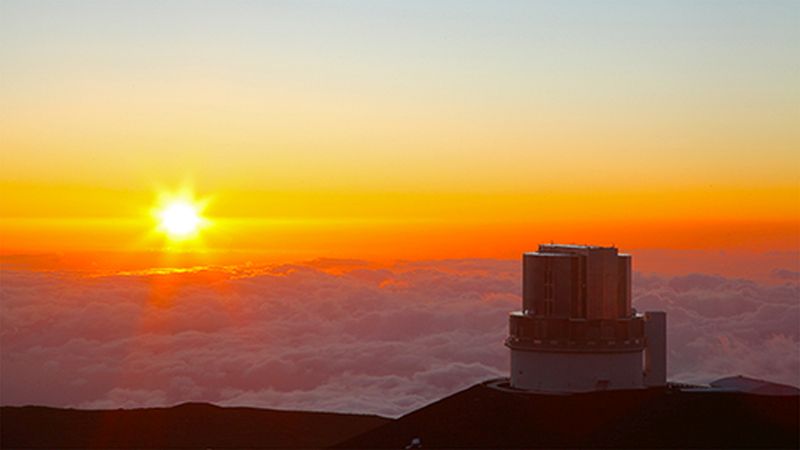 Le télescope Subaru au sommet du Maunakea. Crédit d'image : NAOJ