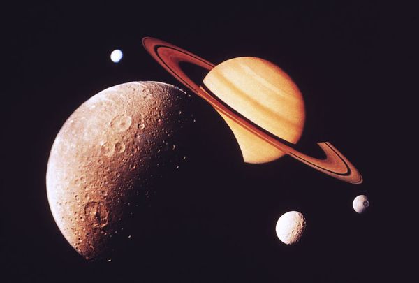 Saturne; Lune; Titan
